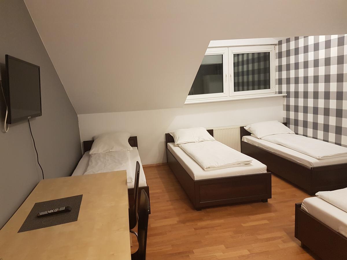 Duszka Hostel Varsó Kültér fotó
